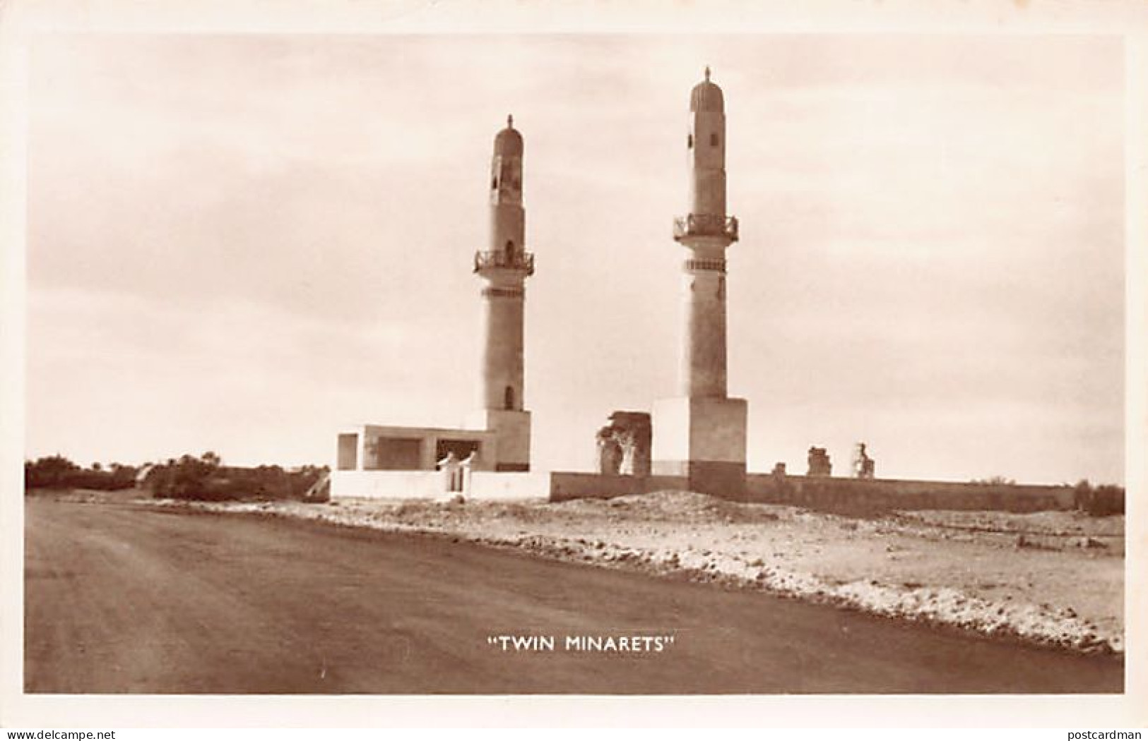 BAHRAIN - Twin Minarets - REAL PHOTO