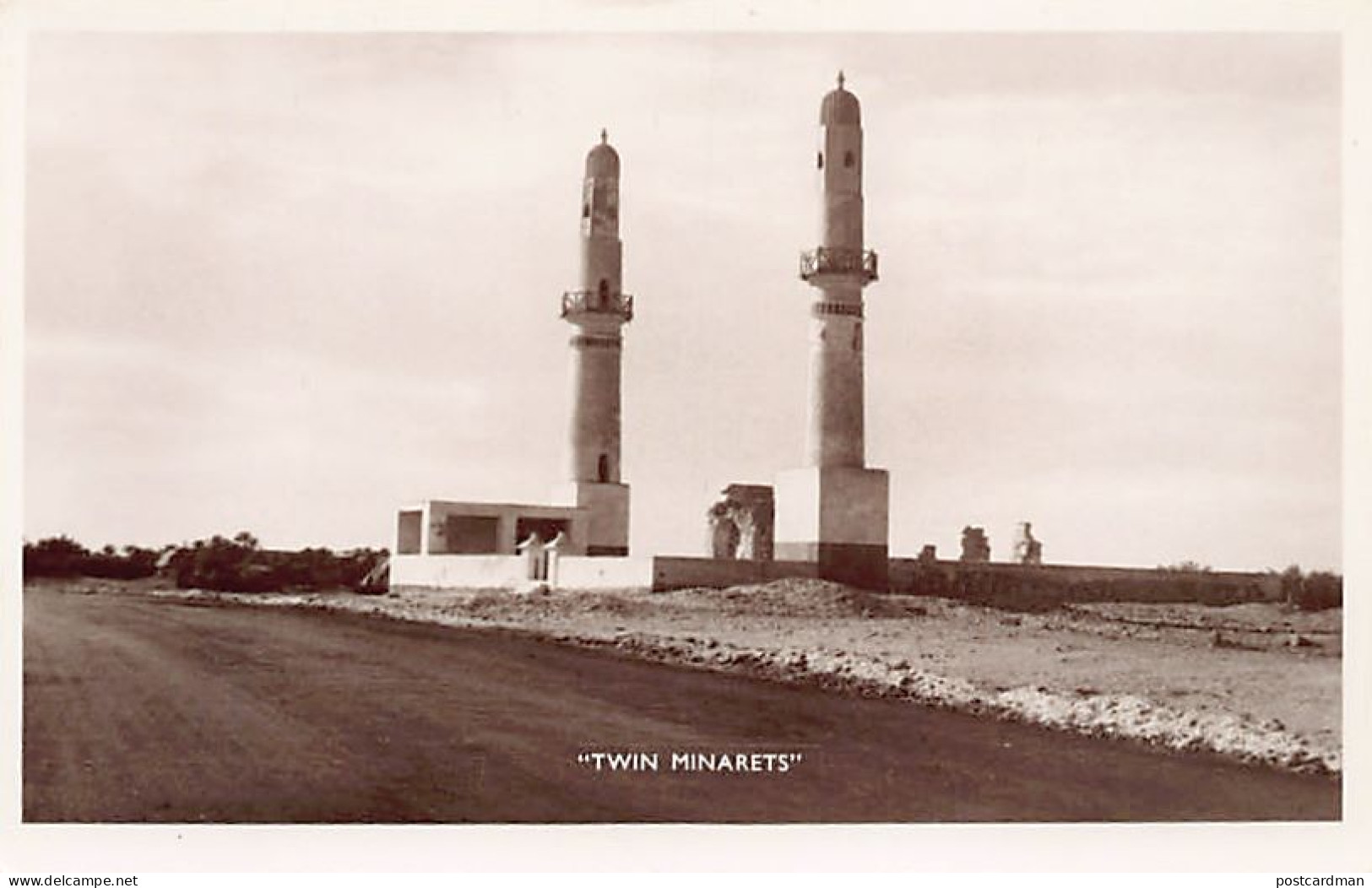 Bahrain - Twin Minarets - REAL PHOTO - Publ. unknown