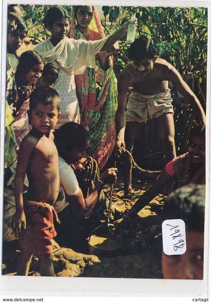 CPM GF -19898- Puits au Bangla Desch -Envoi gratuit