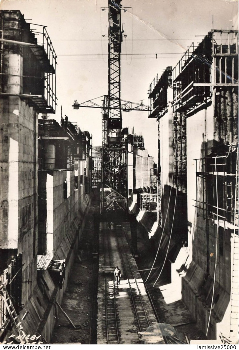 BAS RHIN FESSENHEIM écluse en construction