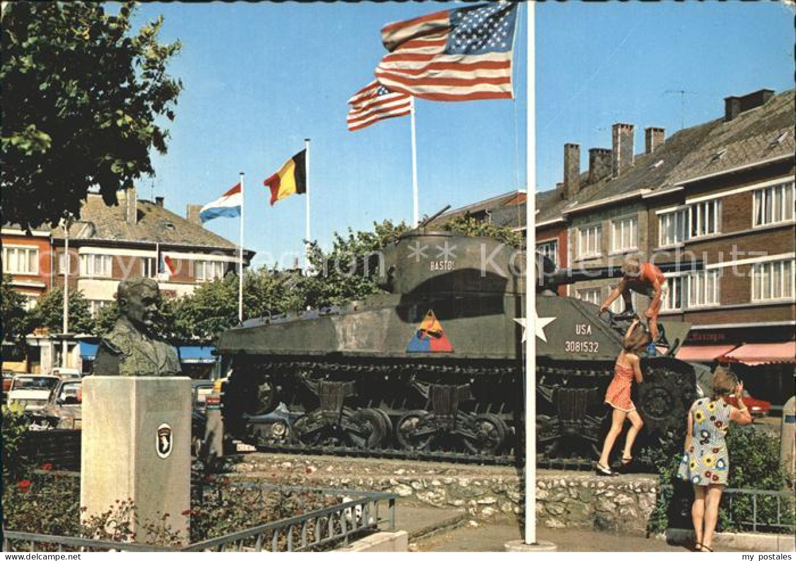 Bastogne Liege Bastenaken Place Mac et Tank