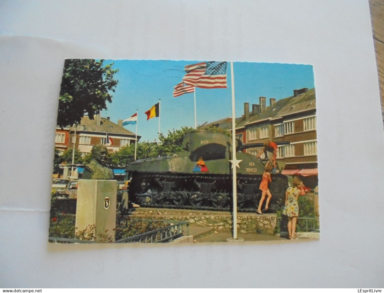 BASTOGNE Place Mac Auliffe et Tank Bastenaken Animée  Char Américain Sherman US Army Guerre 40 45 Carte Postale Postcard