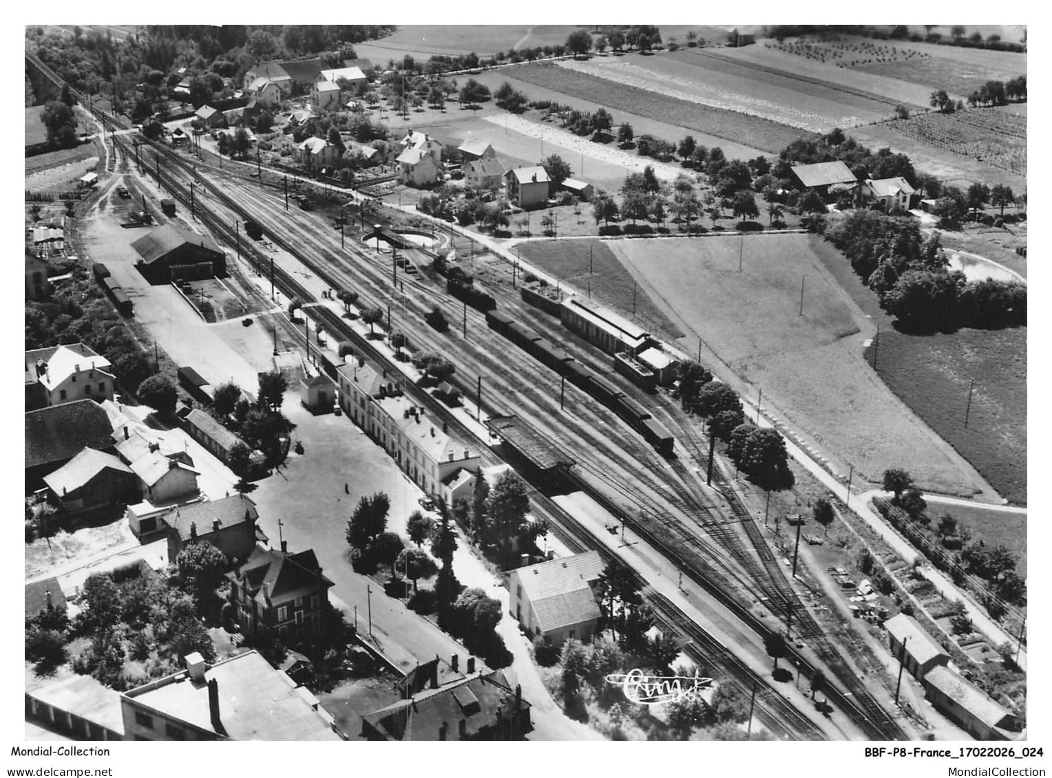 BBFP8-0666-74 - LA-ROCHE-SUR-FORON - Vue aérienne - La gare