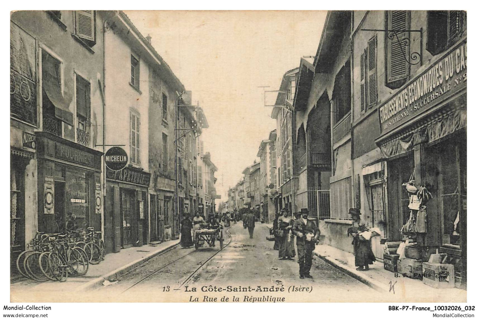 BBKP7-0551-38 - LA COTE-SAINT-ANDRE - LA RUE DE LA REPUBLIQUE