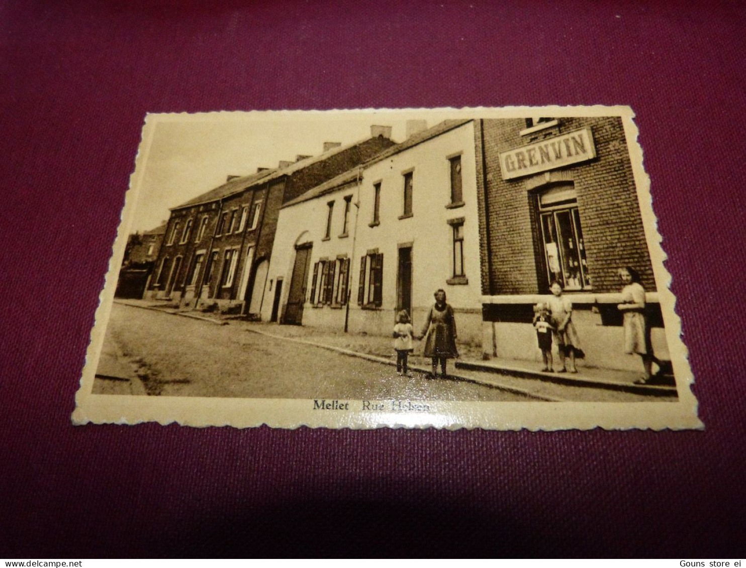 BC17-44   Cpa Les Bons Villers Mellet Rue Helsen Magasin