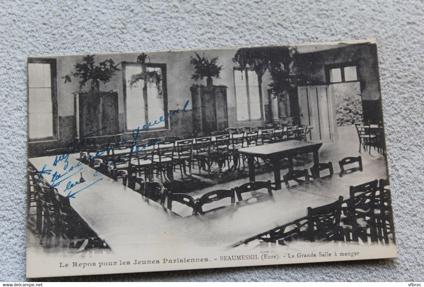Beaumesnil, le repos pour les jeunes Parisiennes, la grande salle à manger, Eure 27