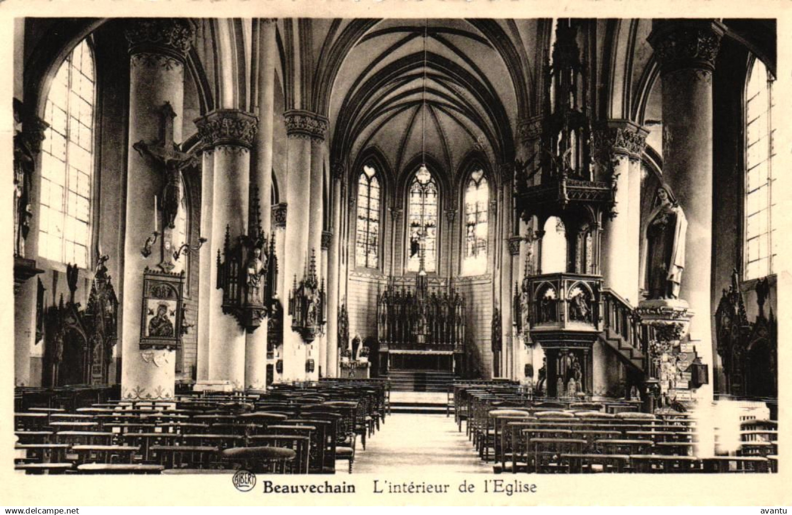 BEAUVECHAIN / INTERIEUR DE L EGLISE