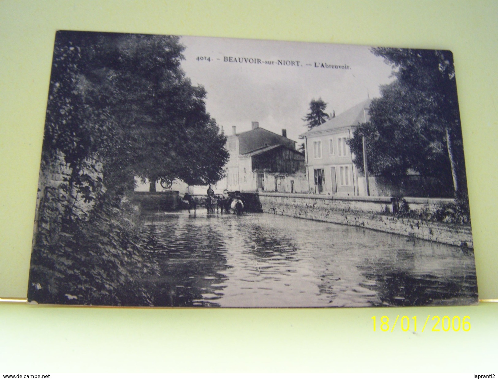 BEAUVOIR-SUR-NIORT (DEUX-SEVRES) L'ABREUVOIR.