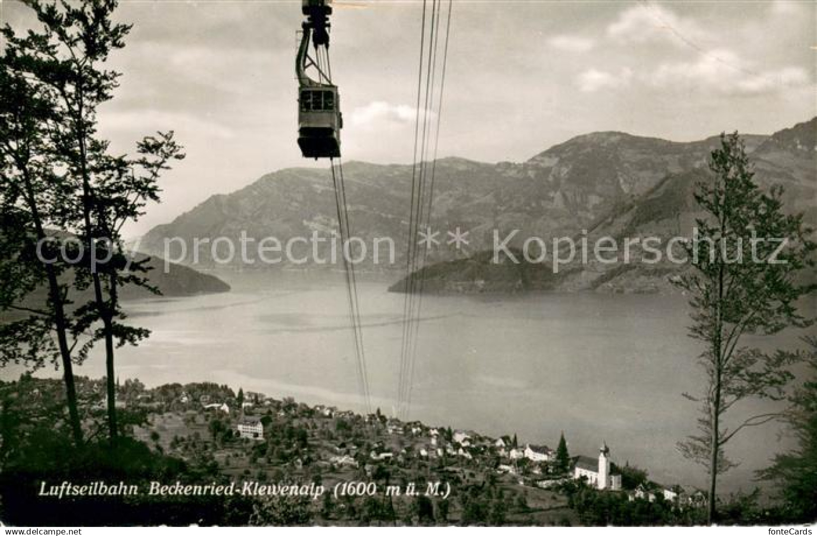 Beckenried Luftseilbahn Beckenried Klewenalp Blick auf den Vierwaldstaettersee