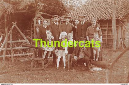 CPA CARTE DE PHOTO  BRUXELLES LA FAMILLE CHEYNS PEINTRE PEINTURE DECORATION  CHAUSSEE DE NINOVE