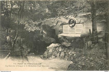 CPA Foret de fontainebleau la caverne d'Augas et le medaillon paul Merward