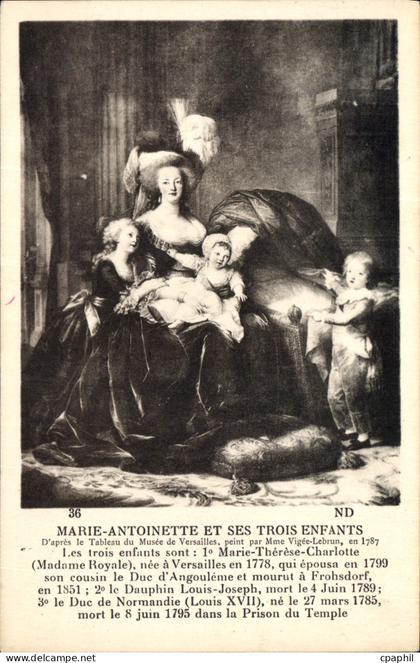 CPA Marie Antoinette et Ses Trois Enfants