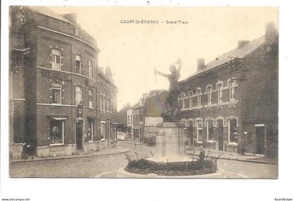 Court-Saint-Etienne - Grand'Place.