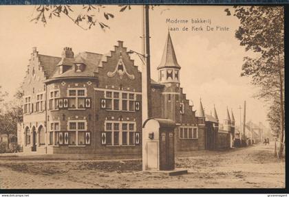 DE PINTE      MODERNE BAKKERIJ AAN DE KERK