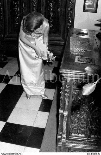 Postcard / ROYALTY / België / Belgique / koningin Fabiola / reine Fabiola / Kasteel van Groot-Bijgaarden / 1971