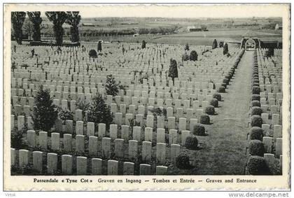 Passendale    ' Tyne Cot ' graven en ingang - tombes et entrée - Graves and entrance ( cementary - guerre )