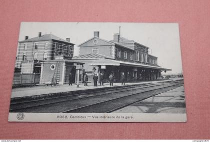 CPA - GEMBLOUX - VUE INTERIEURE DE LA GARE ( ANIMATION SUR LE QUAI )