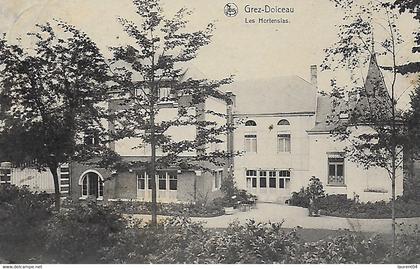 GREZ DOICEAU.  LES HORTENSIAS
