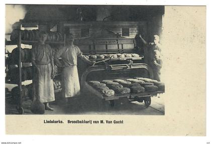 Liedekerke  broodbakkerij van M. Van Gucht    BOULANGER BOULANGERIE BAKKER BAKKERIJ   Phot Malfroid Anderlecht  METIER