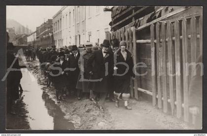 CPA / ROYALTY / Belgique / België / Reine Elisabeth / sinistrés des inondations / région Liègeoise / 1926