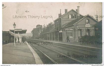 carte photo  Lobbes Intérieur de la gare    mention au dos   CPA  train chemin de fer station statie