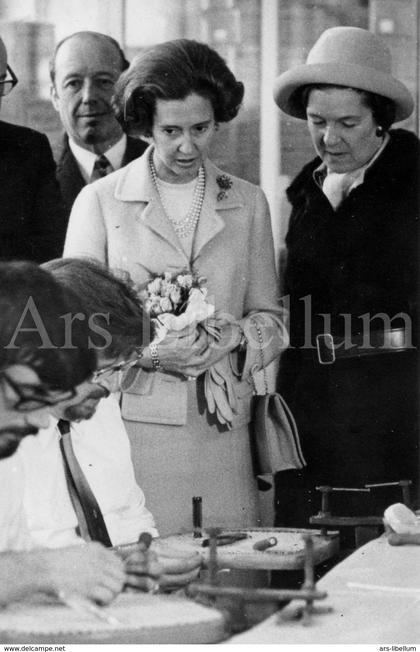 Postcard / ROYALTY / Belgique / reine Fabiola / koningin Fabiola / Fabiola de Mora y Aragon / Ghlin / 1972