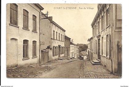 Court-Saint-Etienne - Rue du Village.