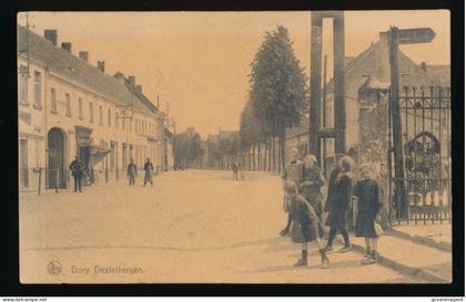 DESTELBERGEN       DORP