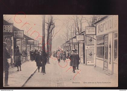 Bruselas - Une calle de la Feria Comercial - postkaart