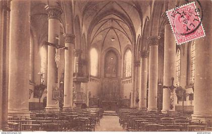Belgique - GILLY (Hainaut) Intérieur de l'église des Haies