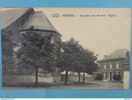 Herchies La place vue derrière l'Eglise