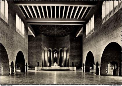 CPA Saint Vith Sankt Vith Wallonien Lüttich, Vue d'interieur de l'Eglise