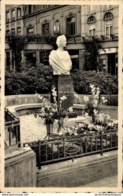 CPA Arlon Aarlen Wallonien Luxemburg, Square Astrid, Statue von Reine Astrid