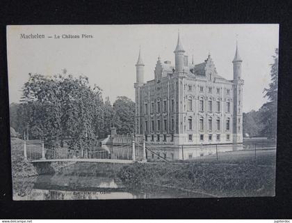Machelen Le Château Piers