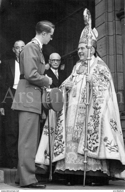 Postcard / ROYALTY / Belgique / roi Baudouin / koning Boudewijn / Mons / a l'église Saint-Martin / 1953