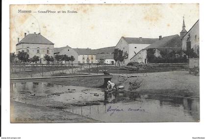 Musson - Grand'Place et les Ecoles.