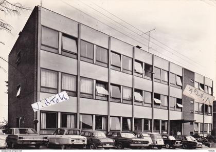 Braine  L'Alleud :  Clinique   (  15 x 10.5 cm )  old cars