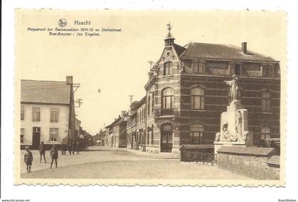 Haacht - Monument der gesneuvelden 1914-18 en Statiestraat.....