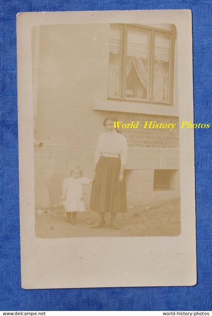 CPA photo - ATHUS - Beau portrait jeune fille & petite fille - Houstrass - Luxembourg Aubange Pétange Robe Mode Enfant