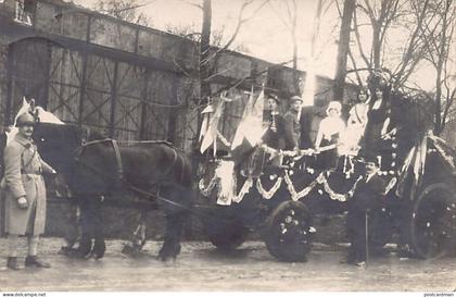 Belgique - MEIX-DEVANT-VIRTON (Lux.) Fête patriotique à la libération en 1918 - Soldats français - CARTE PHOTO