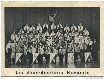 Namen - Namur : Les accordéonistes Namurois ( format 15 x 11 Cm )