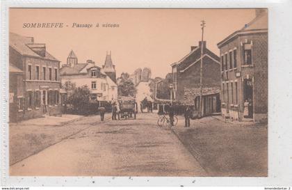 Sombreffe. Passage à niveau.*