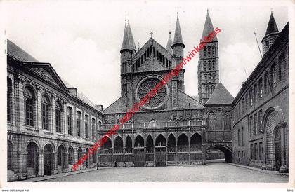 Cathédrale - Place de l'Evêché - Doornik