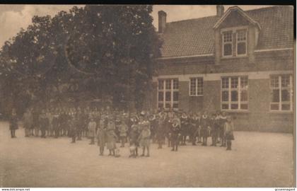ZULTE      PENSIONNAT DES SOEURS DE ST.VINCENT    SPEELPLAATS DER MEISJES