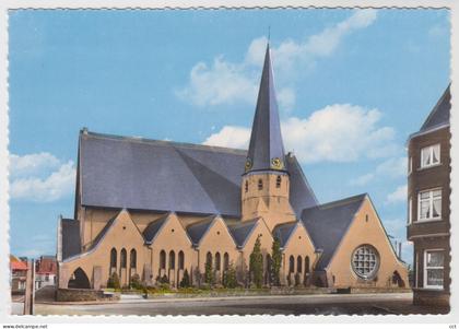Zwevegem    Parochiekerk St Amandus