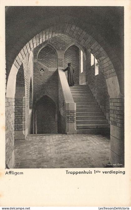 [-10%] BELGIQUE - Affligem - Trappenhuis 1ste verdieping - Cage escalier - moine - animé - Carte postale ancienne