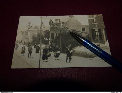 BC14-52 Carte photo marcheurs marche folklorique Entre Sambre et Meuse Aiseau Presles
