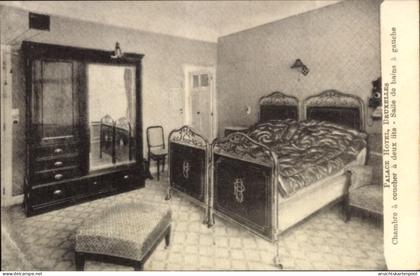 CPA Bruxelles Brüssel, Palace Hotel, Schlafzimmer mit zwei Betten, Badezimmer links