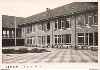 BELGIQUE - Geetbets - Meisjesschool - Ecole de filles - Cour - Fenêtre - Etablissement - Carte postale