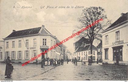 Gd' Place et arbre de la Liberté - De Kroon - Hamme